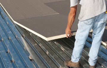 benefits of insulating Gabhsann Bho Dheas flat roofing